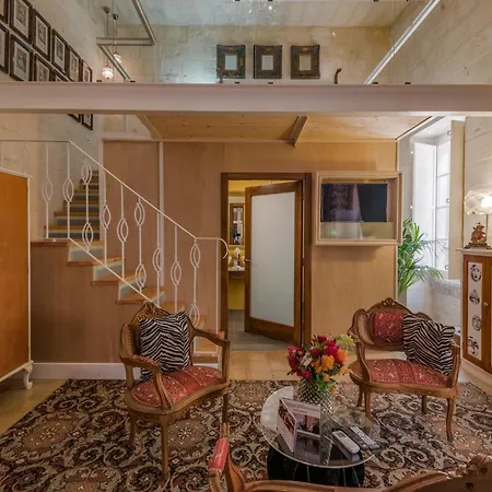 Lucente Guest house