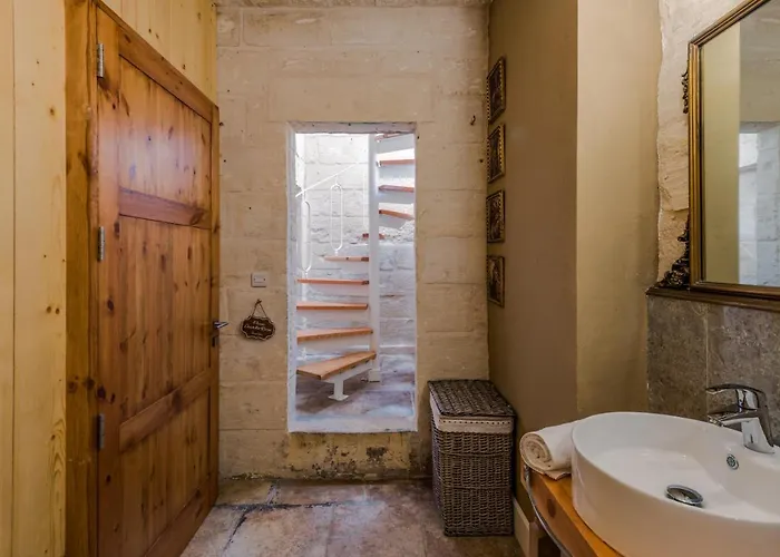 Πανσιόν Lucente